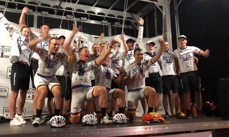 RAAM Team beim Stimmung-Machen