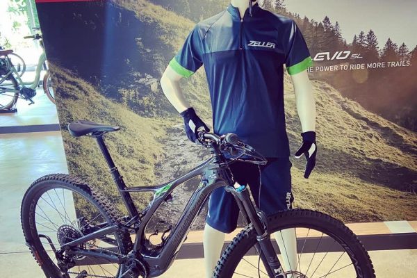 DOWE SPORTSWEAR- Teamwear - Trikot und Race Short