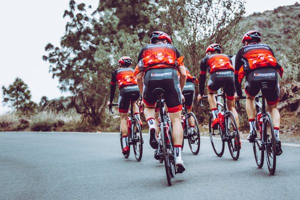 Leeze Rennrad-Team auf Mallorca unterwegs - im DOWE Trikot