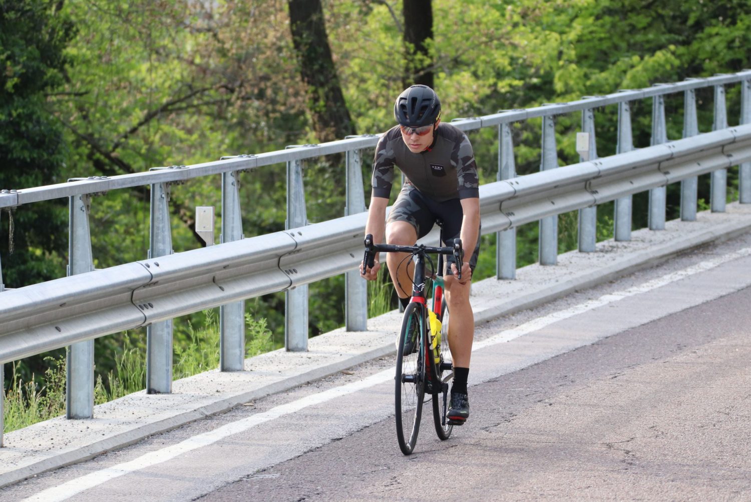 DOWE Sportswear Ultra II Trägerhose und Road Ultimate Jersey