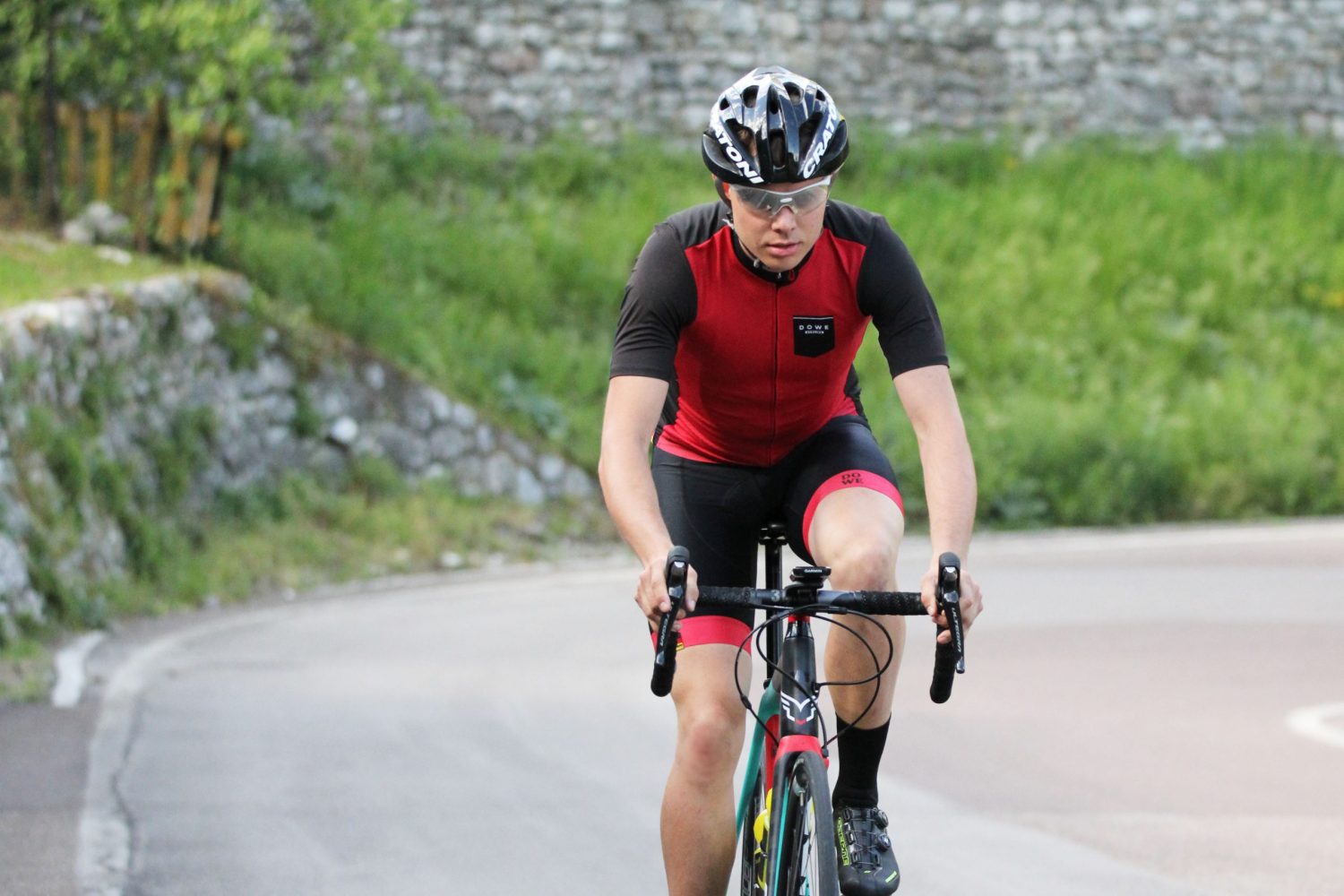 DOWE Sportswear Ultra I Trägerhose und Road Pro Jersey