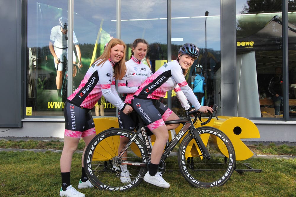 Team Mangertseder - Radlerinnen bei DOWE