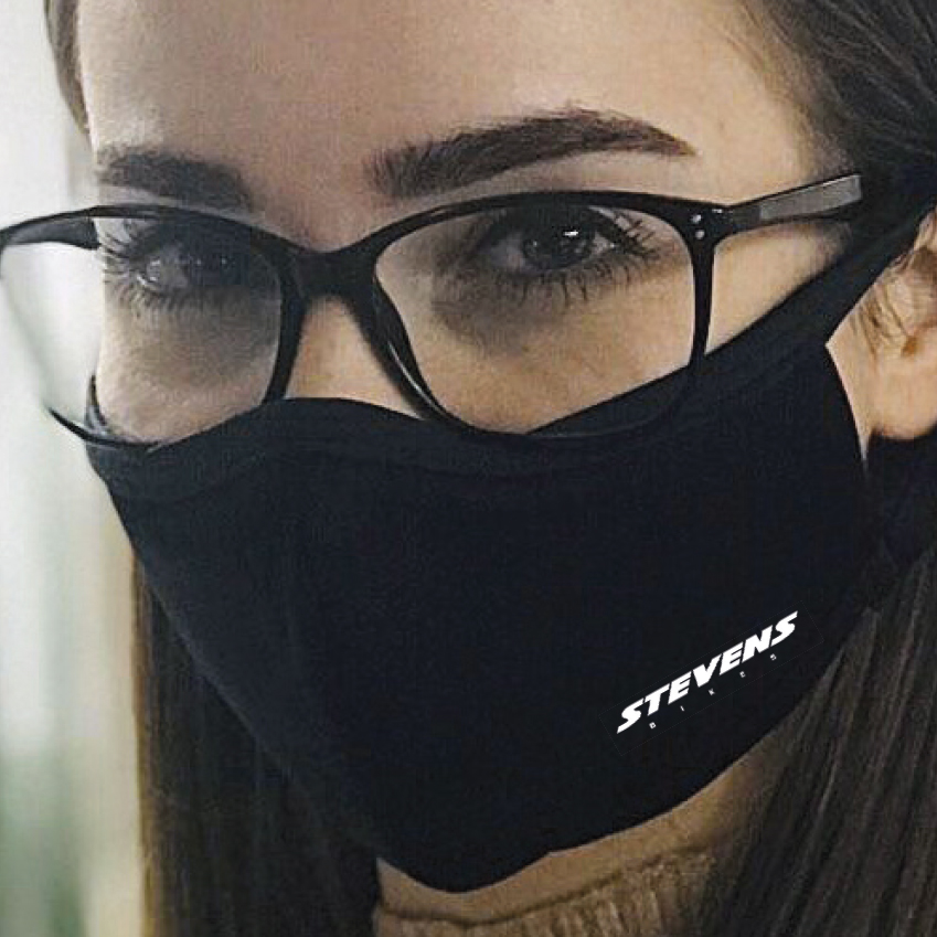 stevens Frau mit schwarzem Mundschtz "Stevens" von Dowe Sportswear