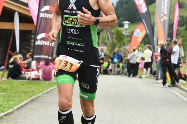 Läufer beim Triathlon im DOWE Tri Speedsuit