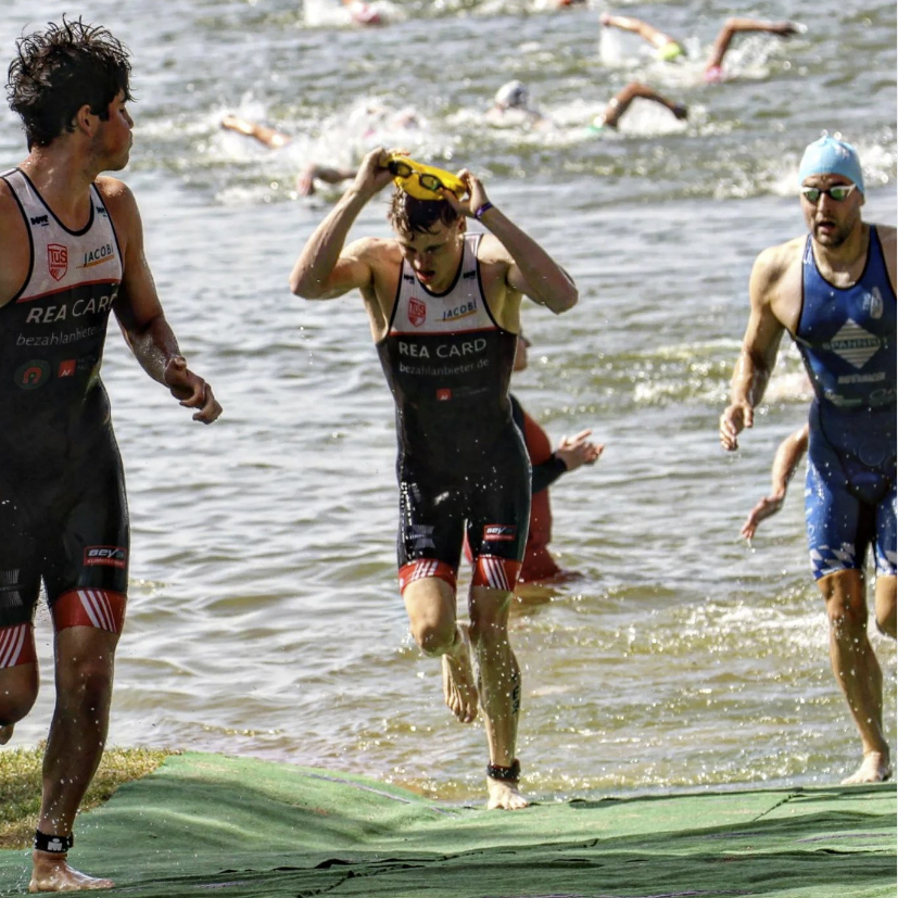 reuter-dowe-tus-griesheim3 Triathlon - Schwimmen - Fabian Reuter vom TUS Griesheim mit dem neuen DOWE ProSeries Speedsuit