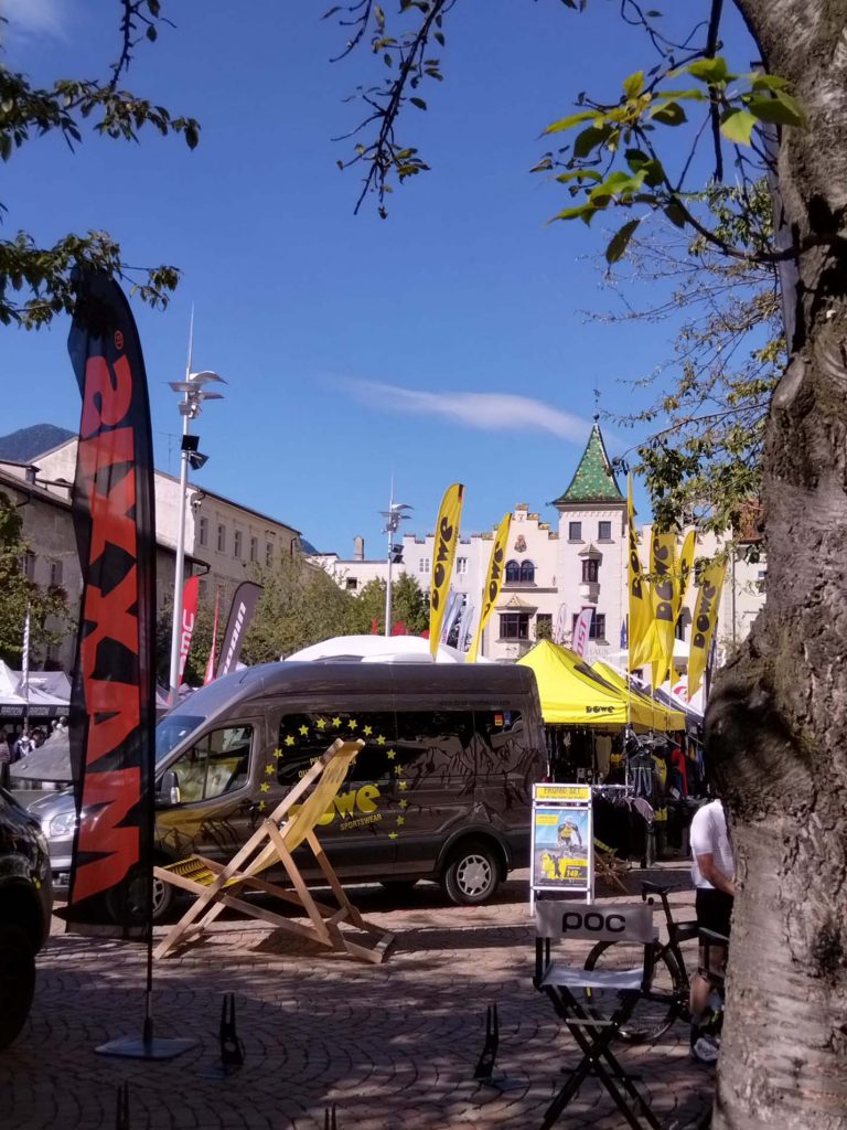 dowe-sportswear-brixen4 DOWE beim Biketestival Brixen: Messestand