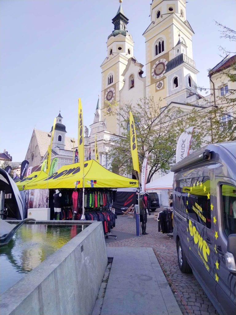 dowe-sportswear-brixen5 DOWE beim Biketestival Brixen: Messestand