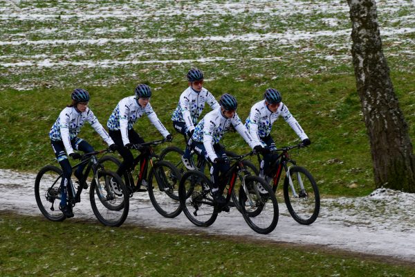 dowe-sportswear-ktm-youngster-team-wintershooting-2
