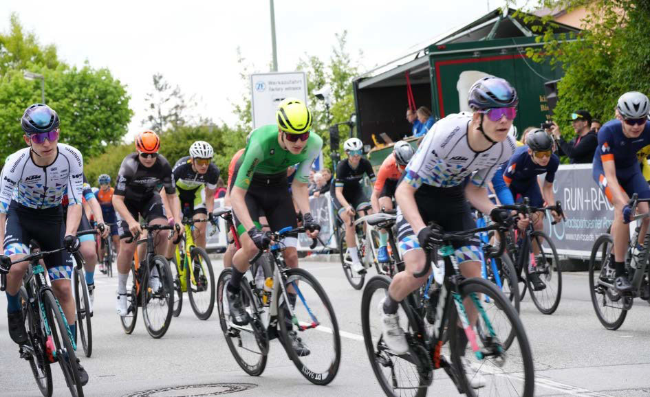 Die KTM Youngsters beim Radrennen im DOWE Trikot