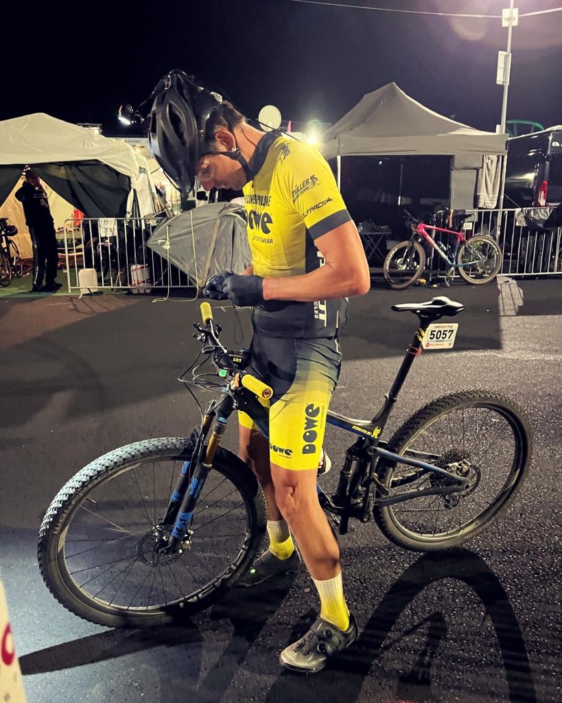 Dowe Sportswear Daniel Bürgin in der Nacht Rad am Ring 24h Rennen 2023