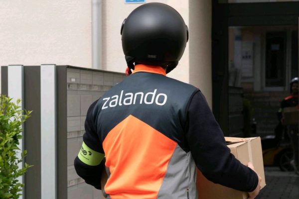 dowe-sportswear-zalando-basicform-windweste-01