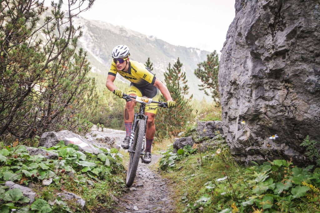 Dowe-sportswear-johannes-keller-Nationalpark-Bike-Marathon-klippe