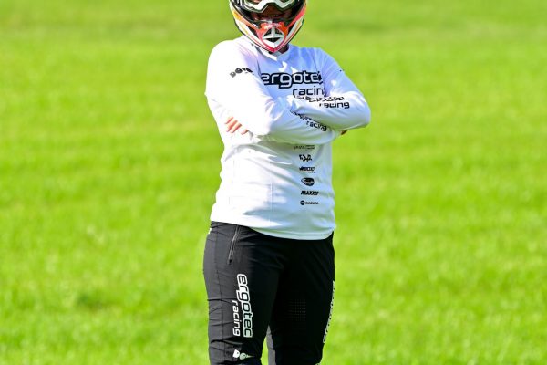 Ergotec-dowe-sportswear-outfit-helm